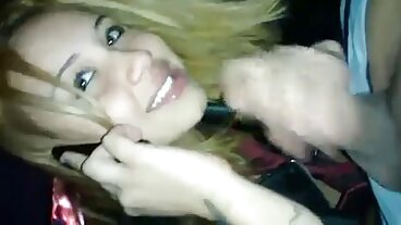 Charbon oral avec la séduisante Chloé de porno gratuit arab Backroom Casting Couch